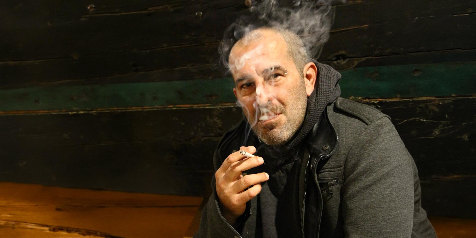 Un crime gioiosamente popolare, una straordinaria commedia umana.